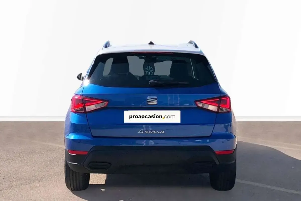 Usado Seat Arona Style 110 CV (80 kW) 2023 Azul SUV