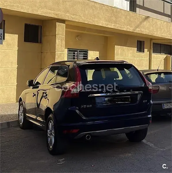 Usado Volvo XC60 Momentum 150 CV (110 kW) 2017 Azul SUV