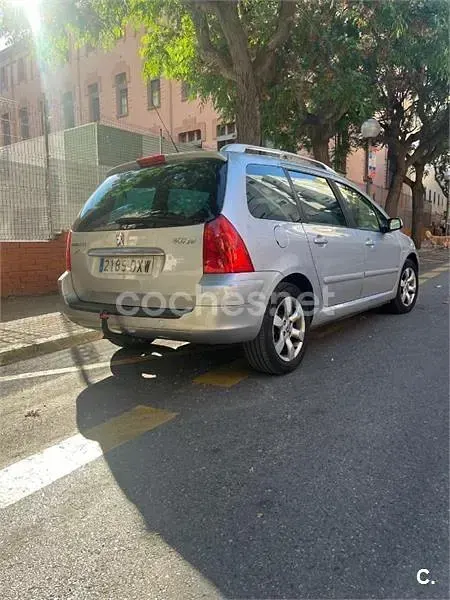 Usado Peugeot 307 136 CV (100 kW) 2007 Gris / plata Familiar