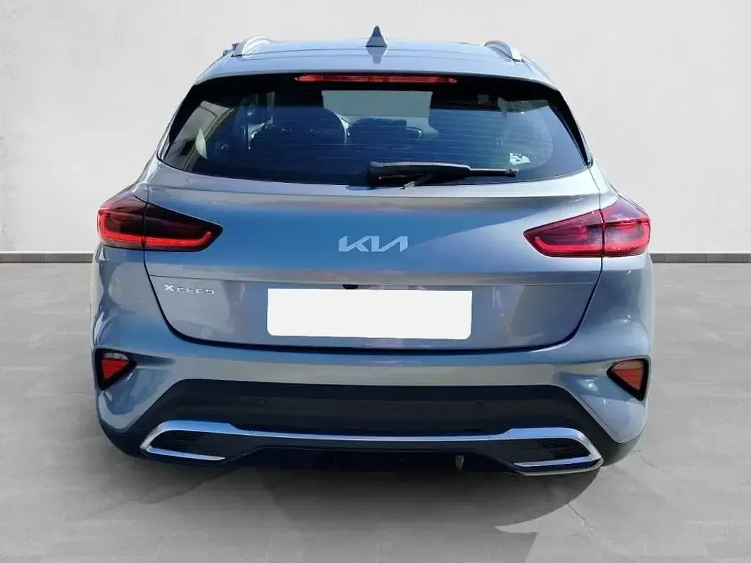 Usado Kia XCeed 101 CV (74 kW) 2025 Gris SUV