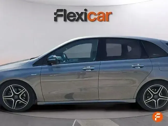 Usado Mercedes B200 150 CV (110 kW) 2022 Gris Utilitario