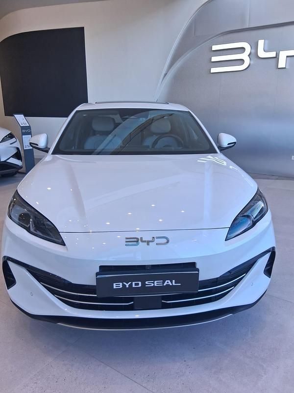 Blanco Nuevo 2025 BYD Seal Comfort Berlina | 34.000 € (Precio justo) - Imagen 1/4