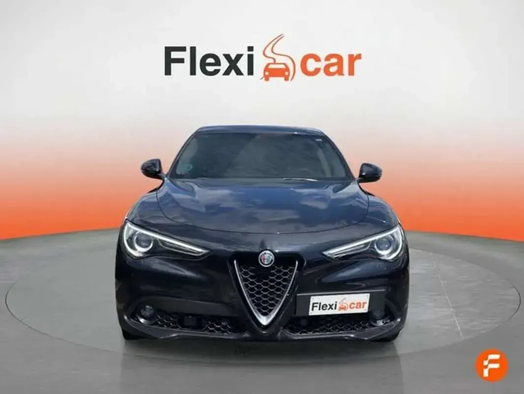 Usado Alfa Romeo Stelvio Super 190 CV (139 kW) 2019 Negro SUV