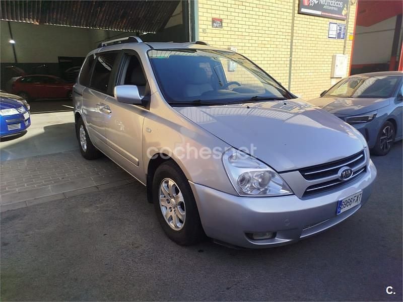 Gris / plata Usado 2007 Kia Carnival Active Monovolumen | 5500 € (Precio justo) - Imagen 1/4