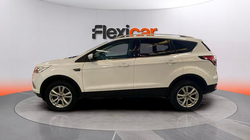 Usado Ford Kuga Titanium 120 CV (88 kW) 2019 Blanco SUV