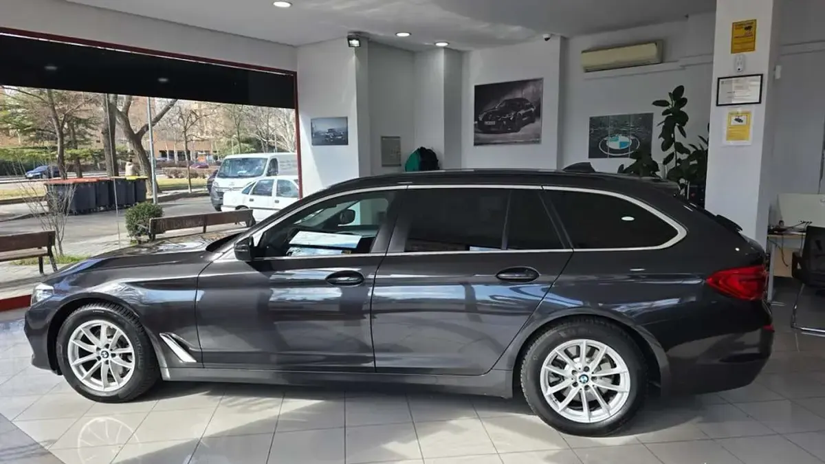 Usado BMW 520 190 CV (139 kW) 2020 Gris Familiar