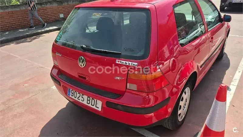 Usado VW Golf IV Conceptline 75 CV (55 kW) 2000 Rojo Berlina