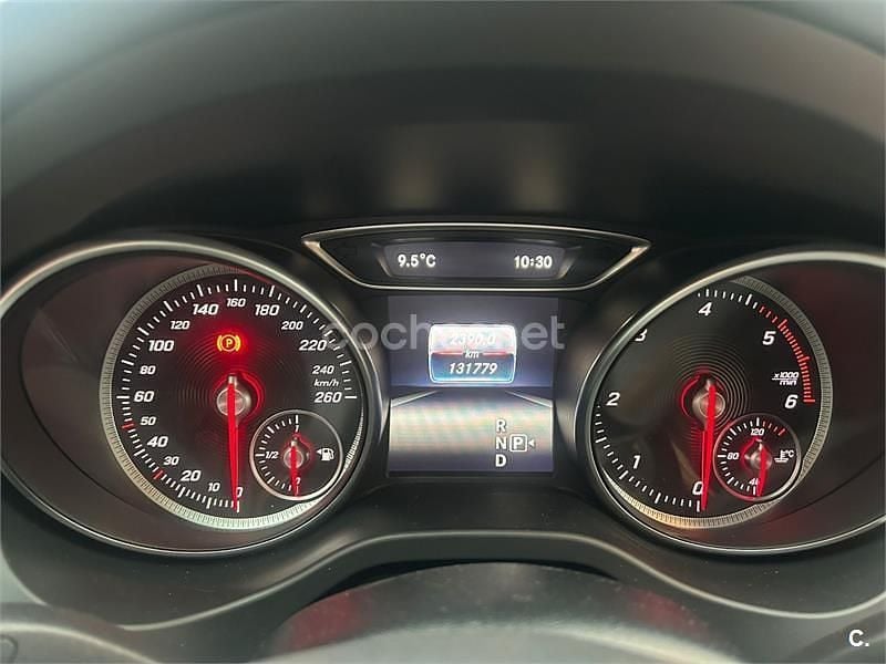 Usado Mercedes GLA200 136 CV (100 kW) 2018 Blanco SUV