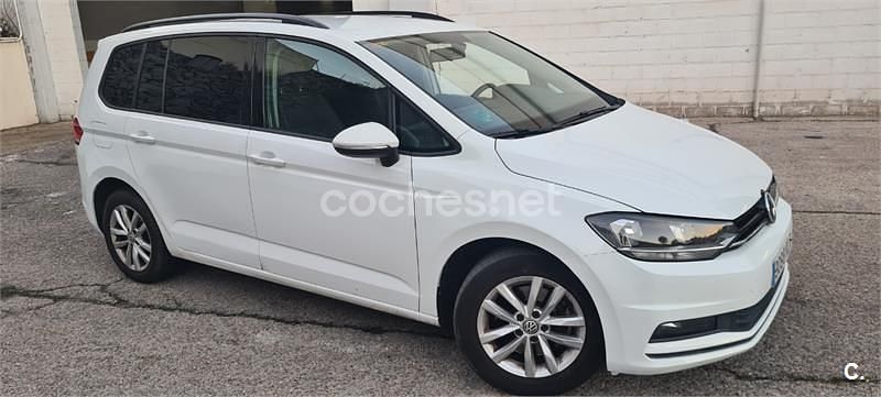 Usado VW Touran Business 115 CV (84 kW) 2018 Blanco Monovolumen