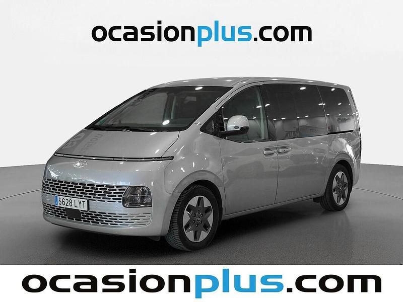 Plateado Usado 2022 Hyundai Staria Van | 41.182 € (Precio justo) - Imagen 1/4