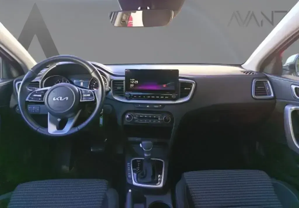 Usado Kia Ceed 100 CV (73 kW) 2025 Blanco Utilitario