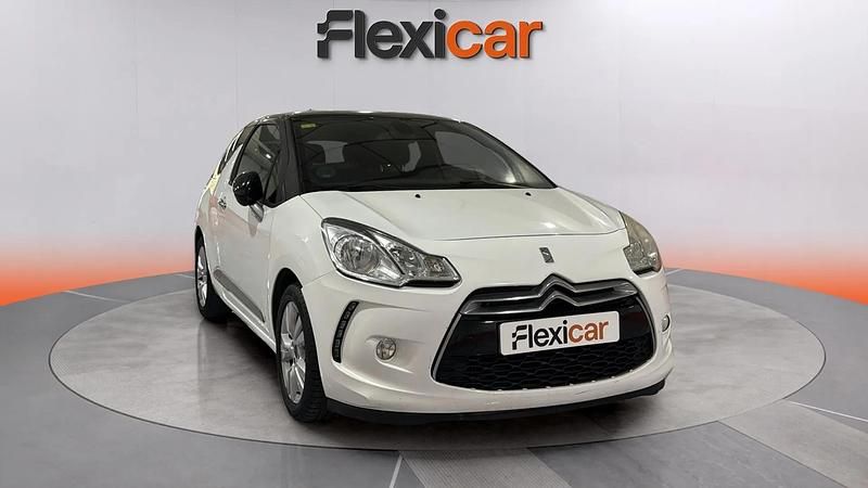 Blanco Usado 2016 DS Automobiles DS3 Berlina | 7970 € (Buen precio) - Imagen 1/4