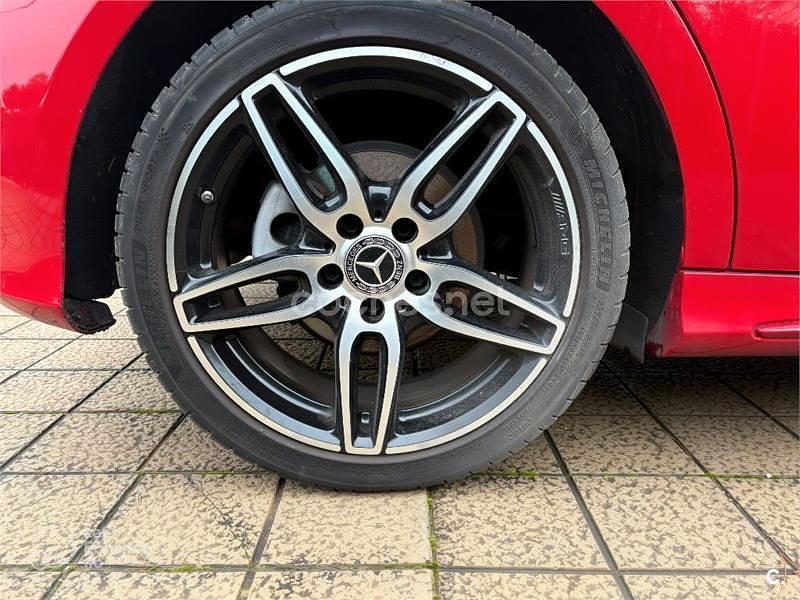 Usado Mercedes A180 122 CV (89 kW) 2018 Rojo Berlina