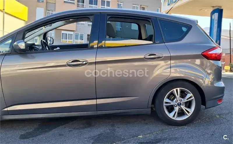 Usado Ford C-MAX Trend 125 CV (91 kW) 2014 Gris / plata Monovolumen