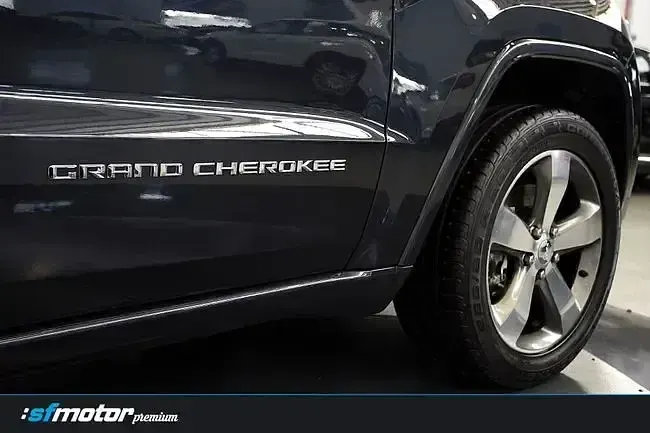 Usado Jeep Grand Cherokee Overland 250 CV (183 kW) 2016 Grisnegro SUV