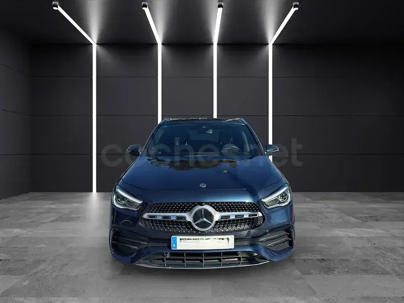 Usado Mercedes GLA180 136 CV (100 kW) 2022 Azul SUV