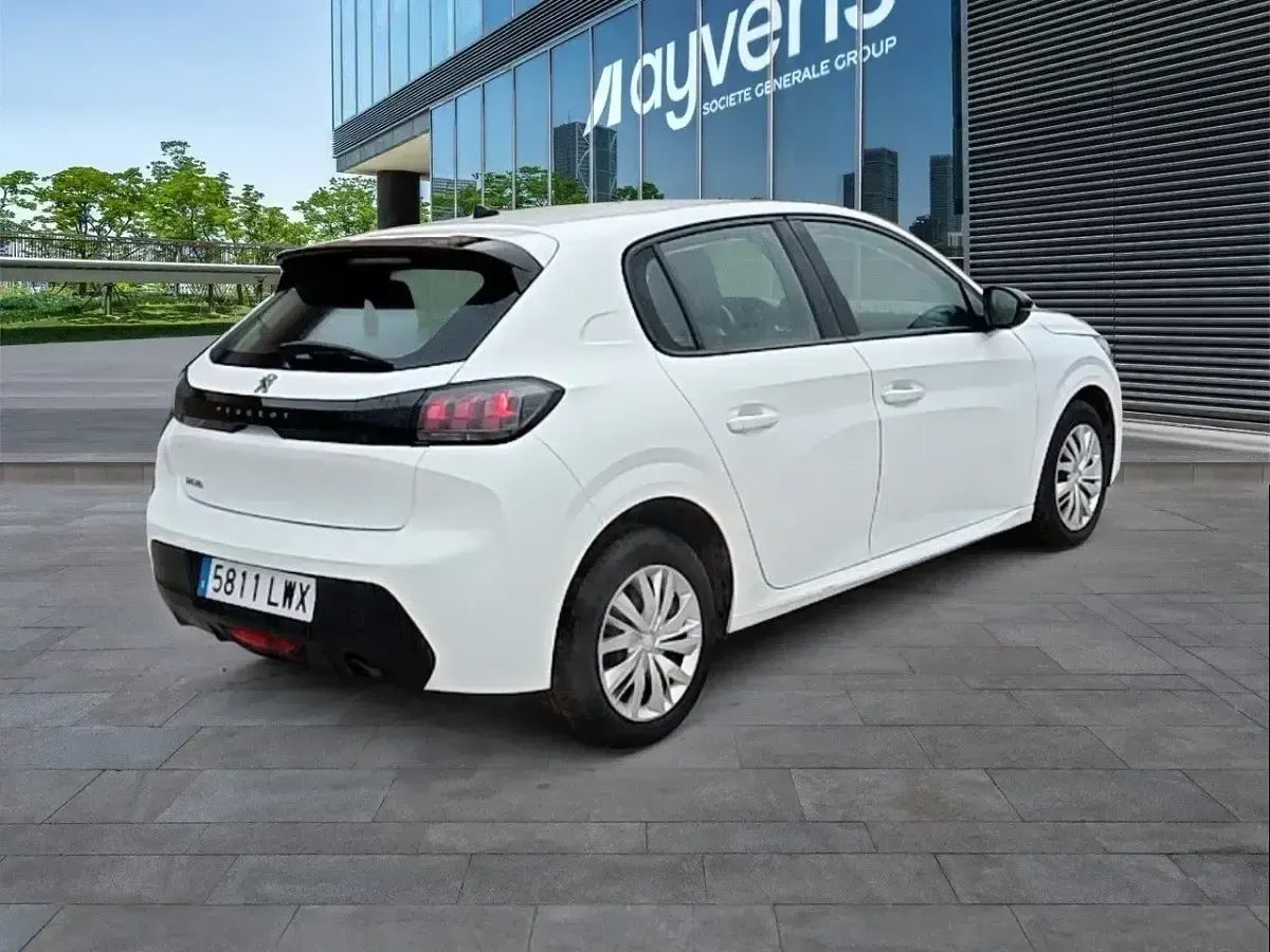 Usado Peugeot 208 Active 101 CV (74 kW) 2022 Blanco Utilitario