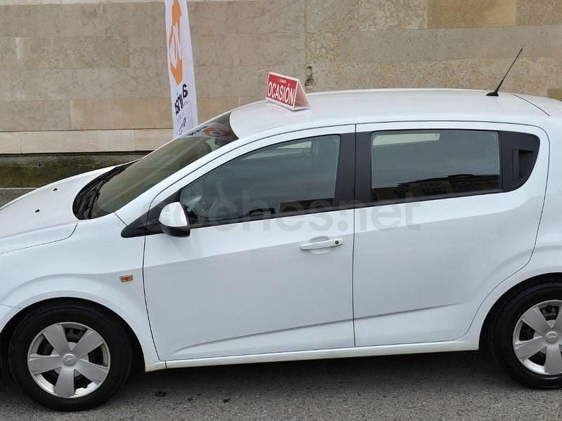 Usado Chevrolet Aveo LS 86 CV (63 kW) 2013 Blanco Berlina