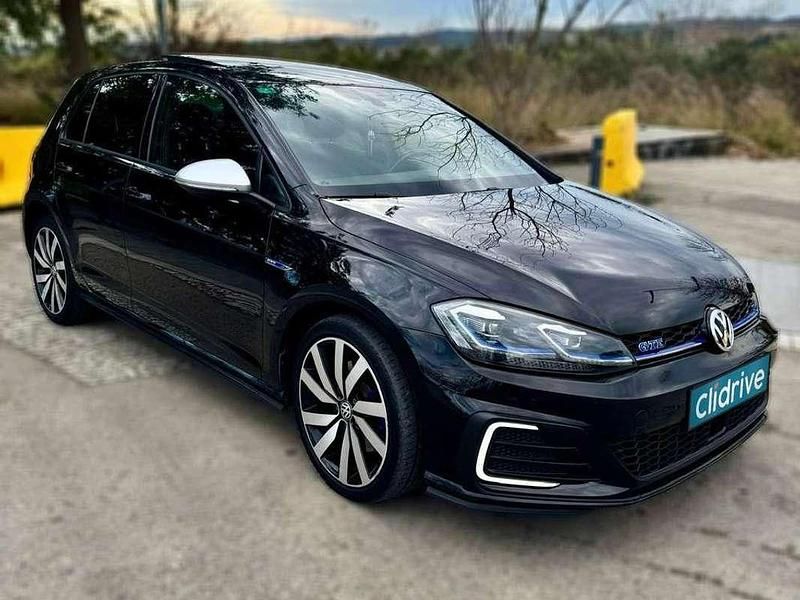 Usado VW Golf VII GTE 150 CV (110 kW) 2018 Negro Utilitario