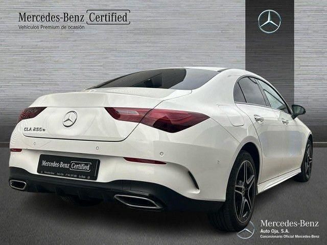 Usado Mercedes CLA250e AMG line 218 CV (160 kW) 2025 Blanco Berlina