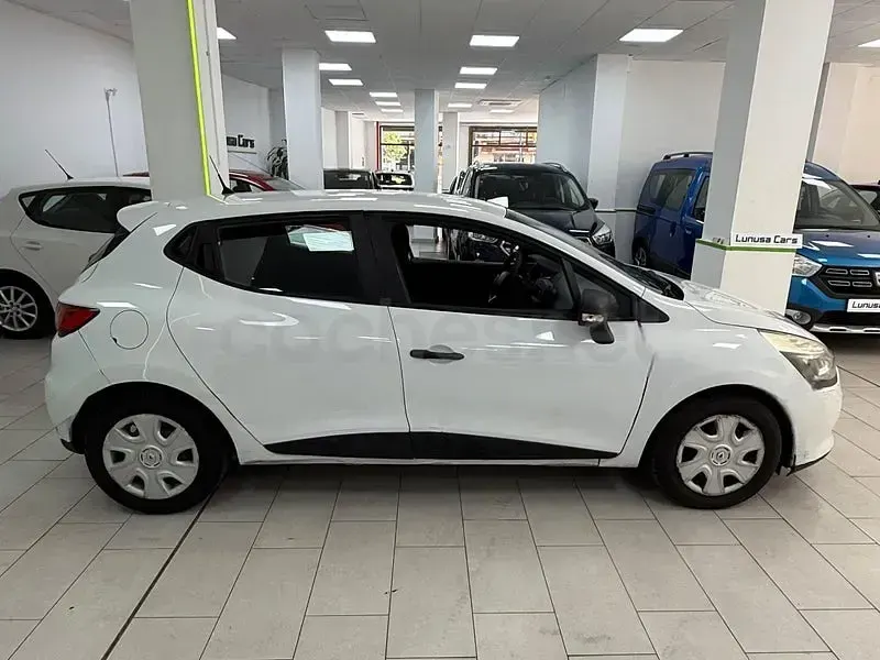 Usado Renault Clio IV Business 75 CV (55 kW) 2016 Blanco Berlina