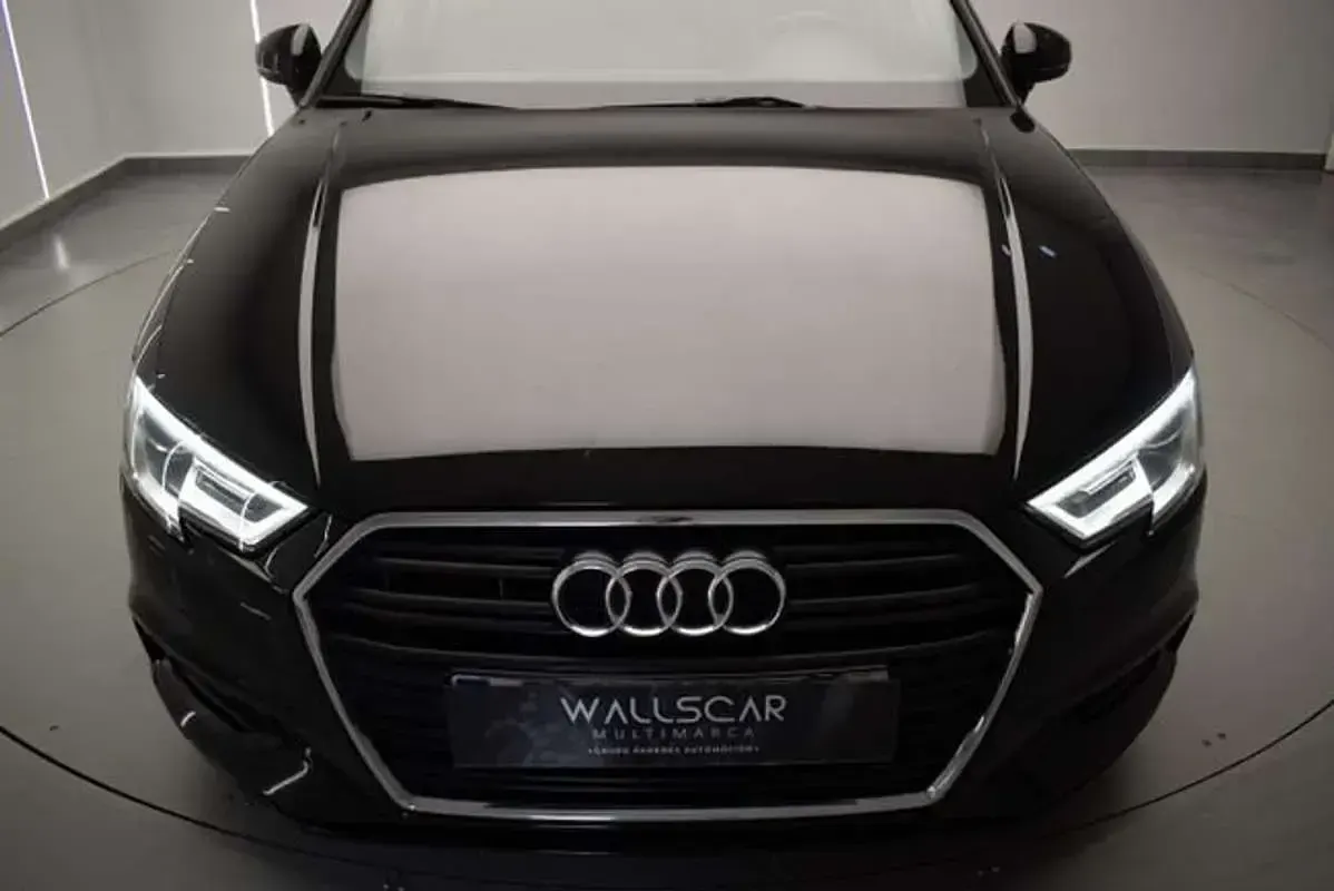 Usado Audi A3 Premium 116 CV (85 kW) 2018 Negro Berlina