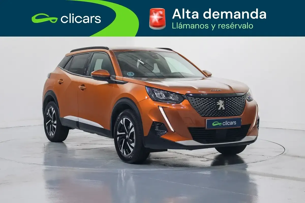 Usado Peugeot 2008 Allure 130 CV (95 kW) 2020 Naranja SUV