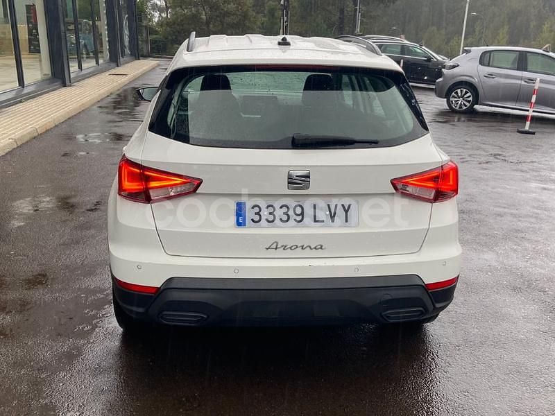 Usado Seat Arona Style Plus 110 CV (80 kW) 2022 Blanco SUV