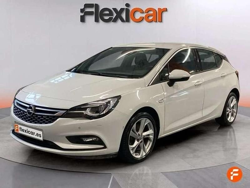Usado Opel Astra Excellence 136 CV (100 kW) 2016 Blanco Utilitario