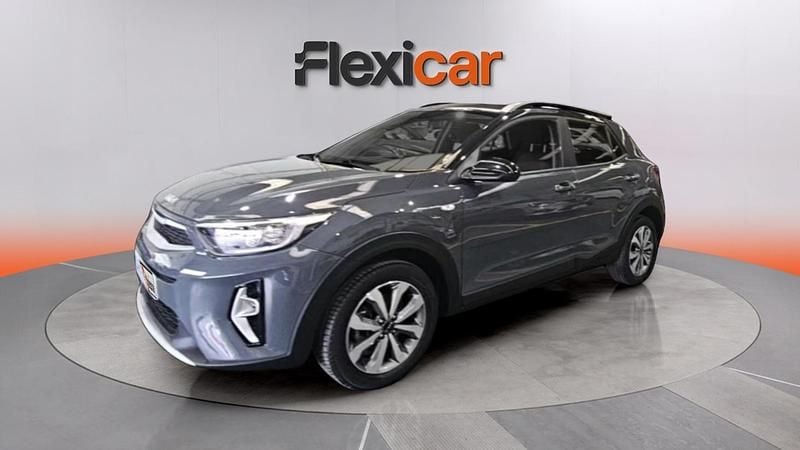 Usado Kia Stonic Plus 84 HP (61 kW) 2022 Cinzento SUV
