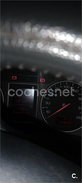 Rojo Usado 2001 Audi A4 Berlina | 3100 € (Un poco caro) - Imagen 1/4