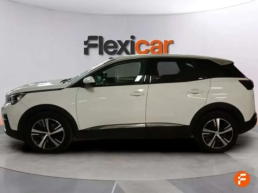 Usado Peugeot 3008 Allure 131 CV (96 kW) 2017 Blanco SUV