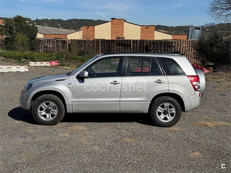 Usado Suzuki Grand Vitara 129 CV (94 kW) 2008 Gris / plata SUV