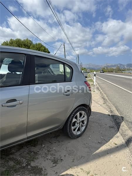 Gris / plata Usado 2013 Opel Corsa Selective Berlina | 4750 € (Precio justo) - Imagen 1/4
