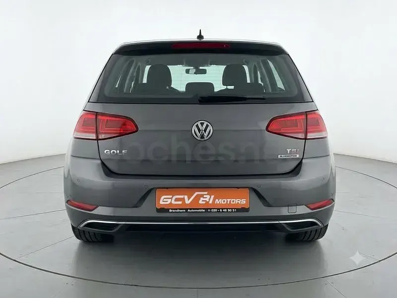 Usado VW Golf VII Advance 150 CV (110 kW) 2018 Gris / plata Berlina