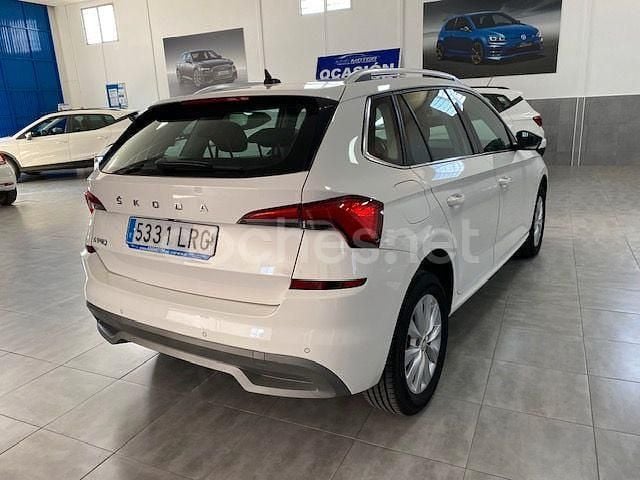 Usado Skoda Kamiq Ambition 110 CV (80 kW) 2021 Blanco SUV