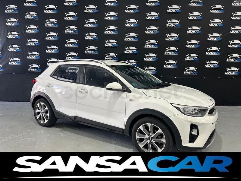 Usado Kia Stonic 100 CV (73 kW) 2019 Blanco SUV