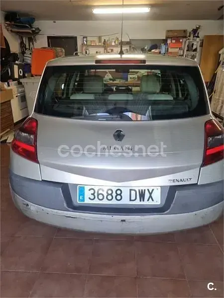 Usado Renault Mégane Authentique 105 CV (77 kW) 2006 Beige Berlina