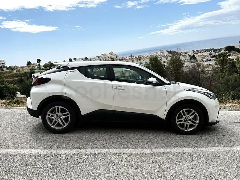 Usado Toyota C-HR Active 122 CV (89 kW) 2023 Blanco SUV