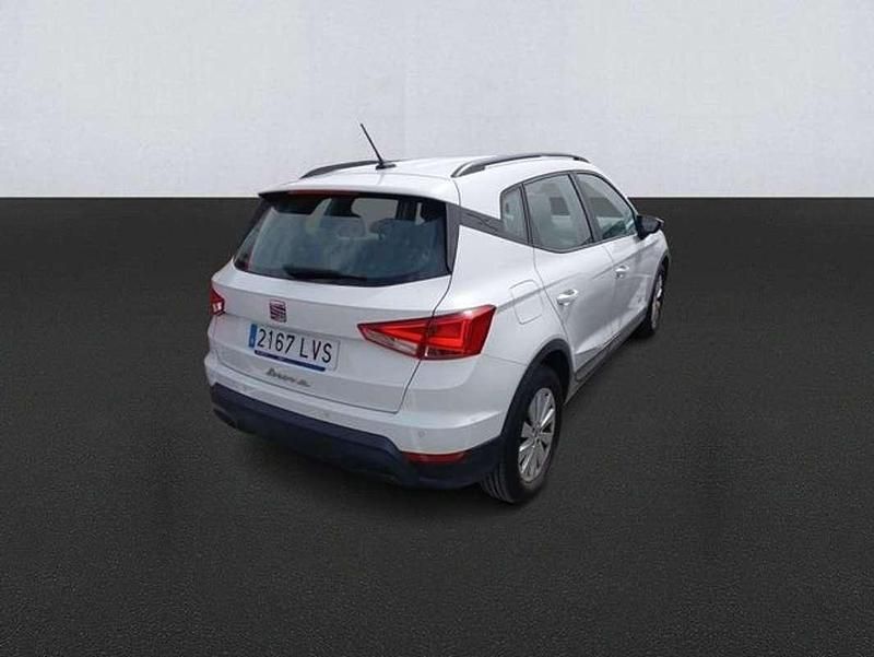 Usado Seat Arona Style Plus 110 CV (80 kW) 2021 Blanco SUV