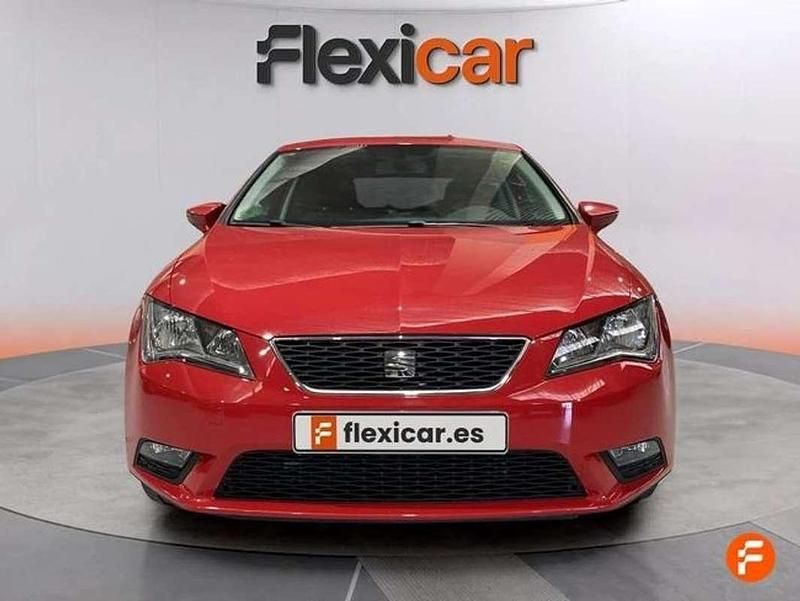 Usado Seat Leon ST Style 110 CV (80 kW) 2017 Rojo Familiar