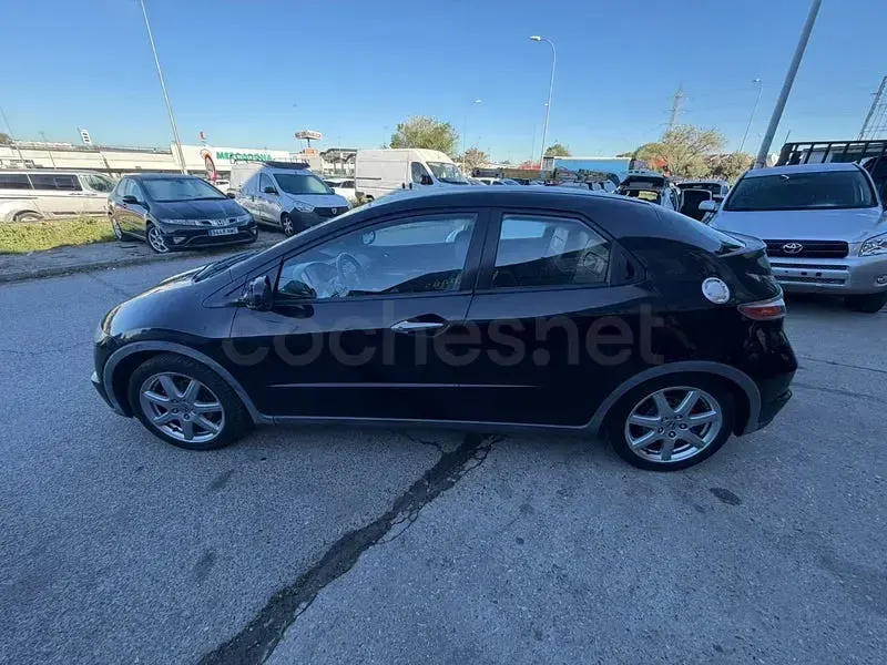Usado Honda Civic Comfort 140 CV (102 kW) 2007 Negro Berlina