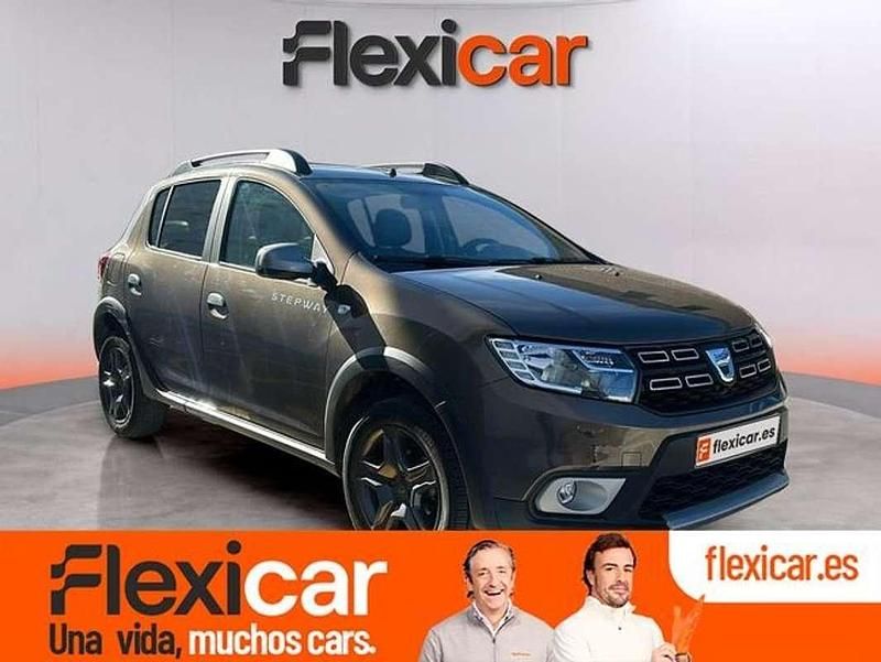 Usado Dacia Sandero Stepway 90 CV (66 kW) 2017 Gris Berlina
