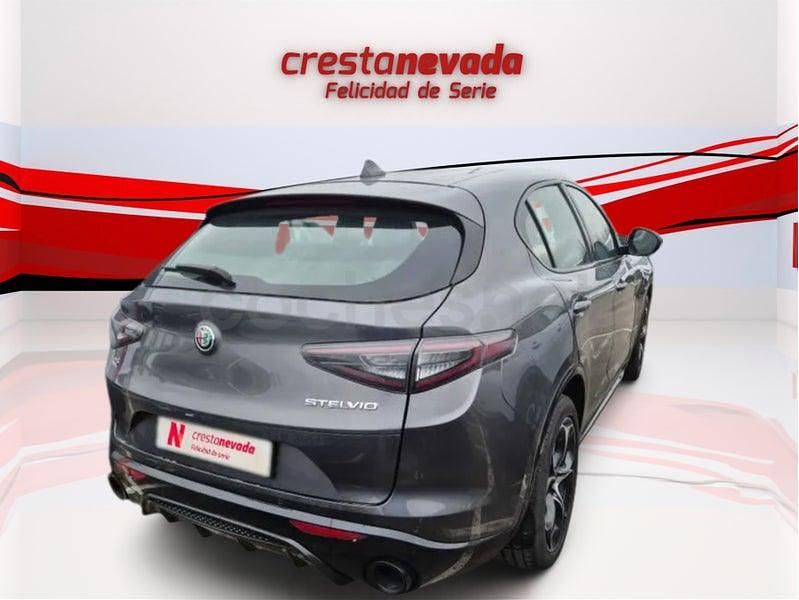 Usado Alfa Romeo Stelvio Veloce 210 CV (154 kW) 2023 Gris / plata SUV