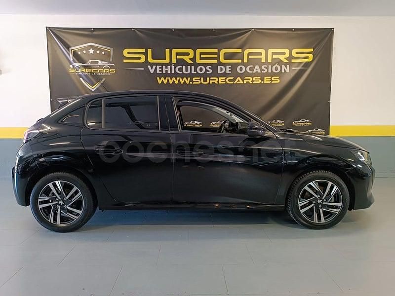 Usado Peugeot 208 Allure 100 CV (73 kW) 2022 Negro Utilitario