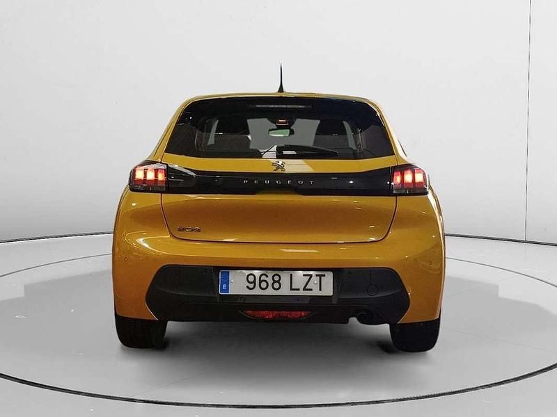 Usado Peugeot 208 Active 102 CV (75 kW) 2022 Negro Utilitario