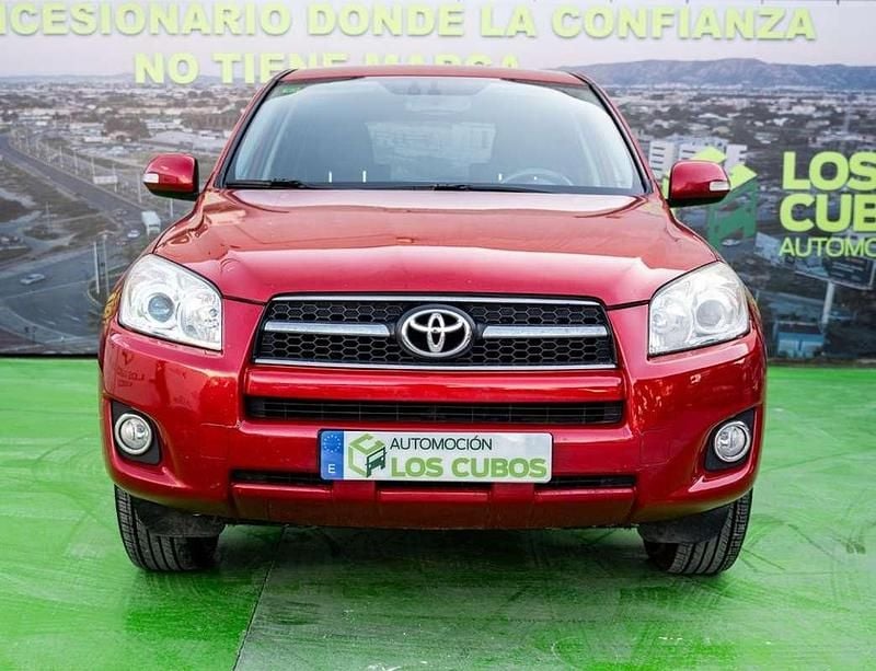 Rojo Usado 2009 Toyota RAV4 Advance SUV | 8250 € (Caro) - Imagen 1/4