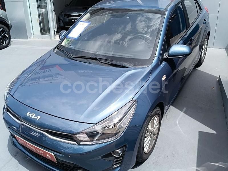 Azul Usado 2023 Kia Rio Berlina | 13.990 € (Precio justo) - Imagen 1/4