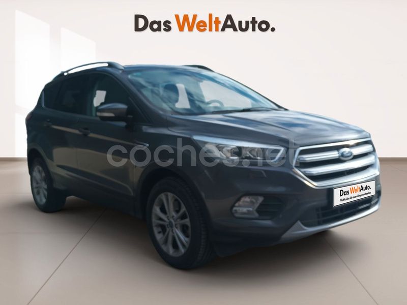 Gris / plata Usado 2017 Ford Kuga Titanium SUV | 16.800 € (Un poco caro) - Imagen 1/4