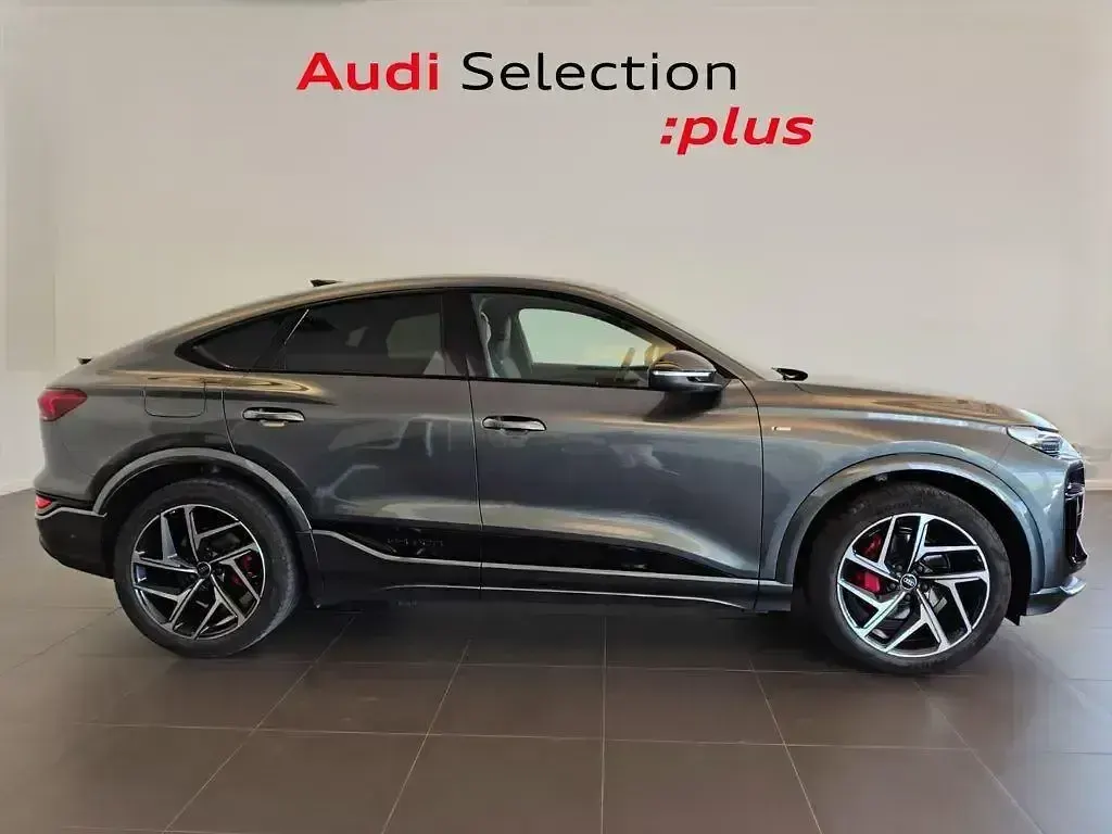 Usado Audi Q6 e-tron Performance 239 kW (326 CV) 2026 Gris SUV